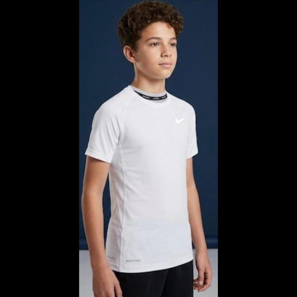 🆕 LISTING!! PREOWNED BOYS NIKE PRO NIKE FITCREWNECK LOGO S/S TEE(SELLING AS IS)
